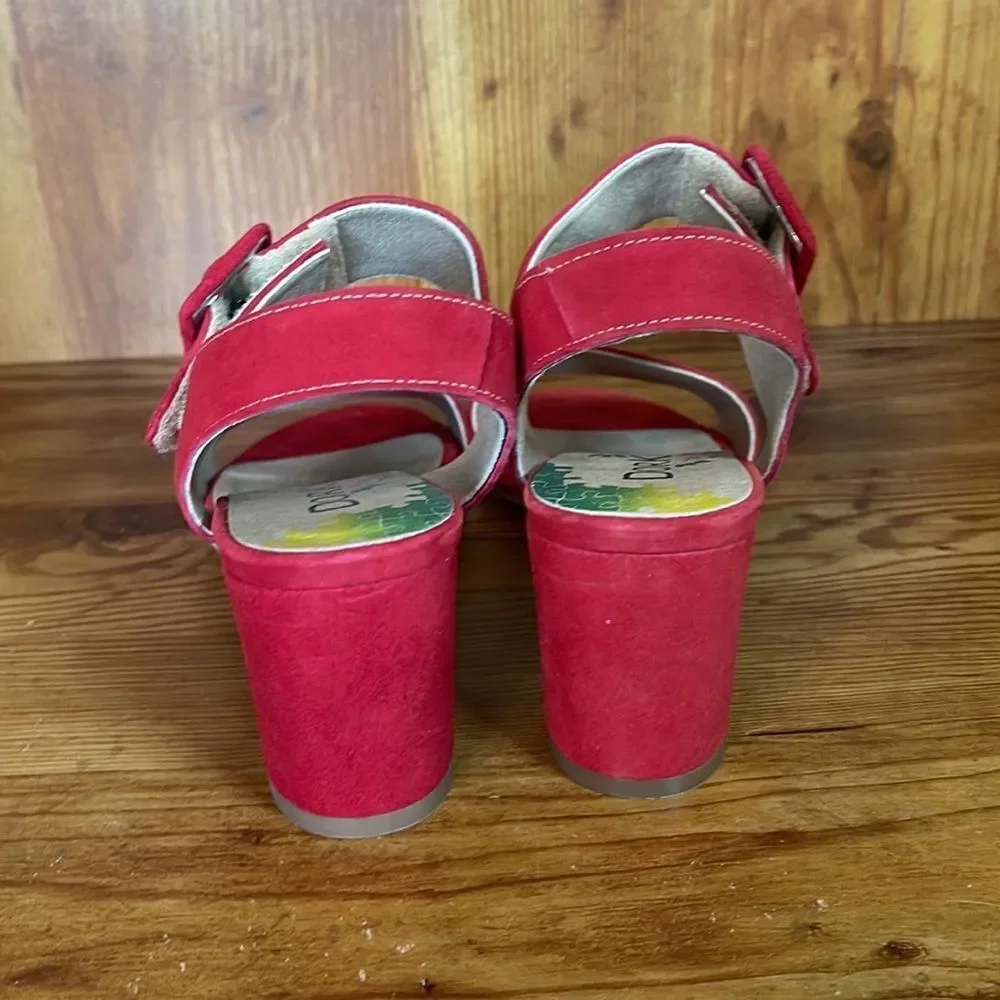 DORKING BY FLUCHOS Red Strap‎ Heeled Sandals size 6.5 big buckles
